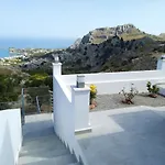 فندق مبيت وإفطار Bouganville Stegna 4*