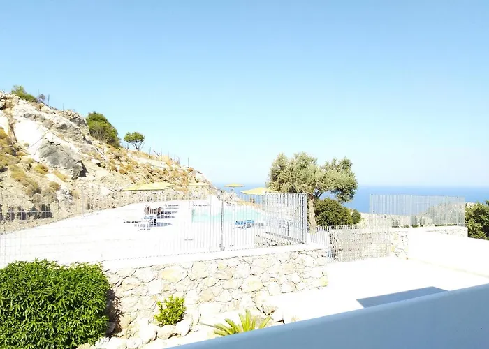 Bouganville Stegna 4*