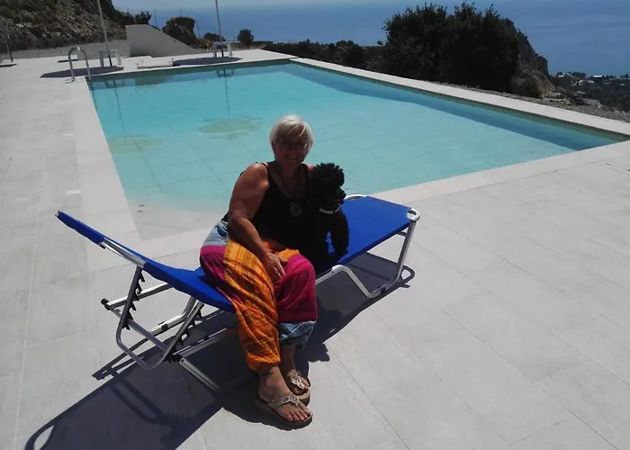 Bouganville Stegna Oda ve Kahvaltı Archangelos (Rhodes)