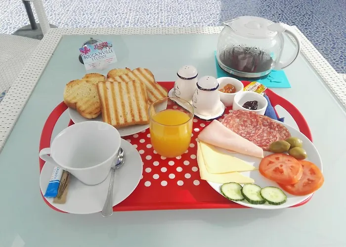 Bouganville Stegna Oda ve Kahvaltı