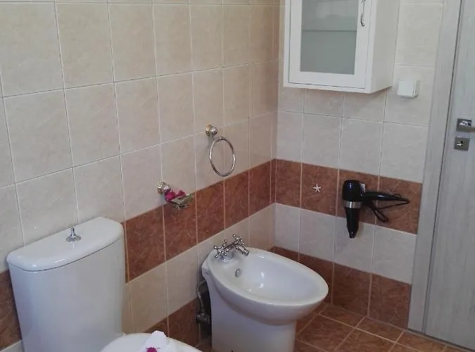 Oda ve Kahvaltı Bouganville Stegna Archangelos (Rhodes)