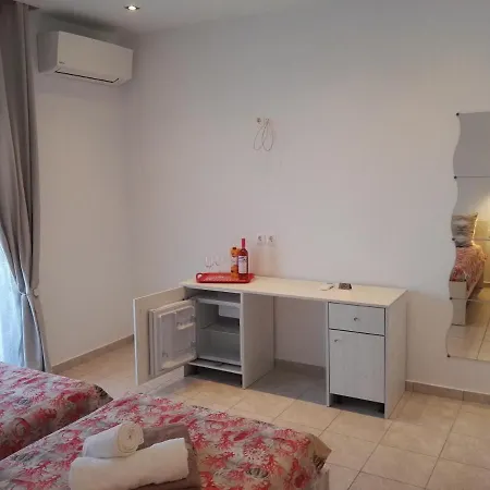 Bed & Breakfast Bouganville Stegna