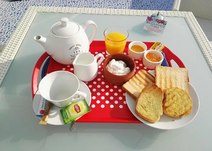 Bouganville Stegna B&B 아크앤젤로스